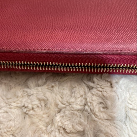 Prada Wallet - Picture 10 of 10
